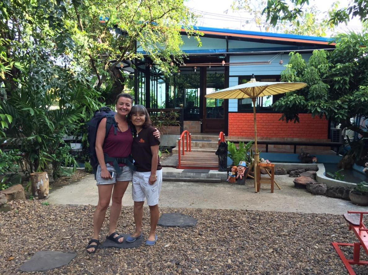 Sun Smile Hostel Ubon Ratchathani Bagian luar foto