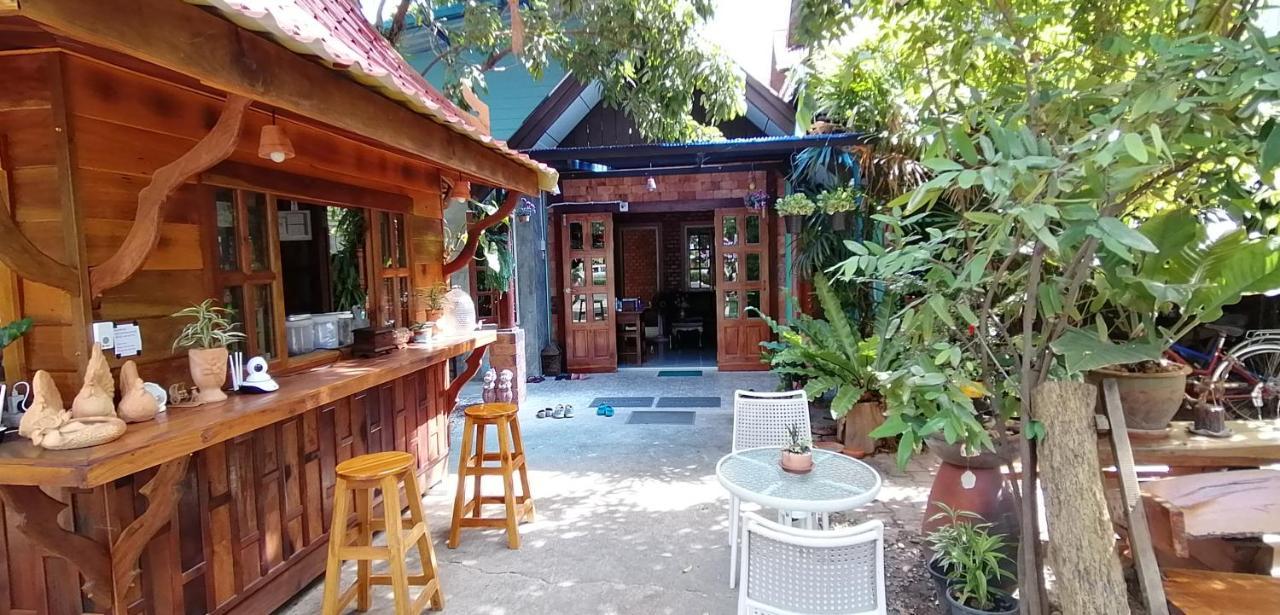 Sun Smile Hostel Ubon Ratchathani Bagian luar foto