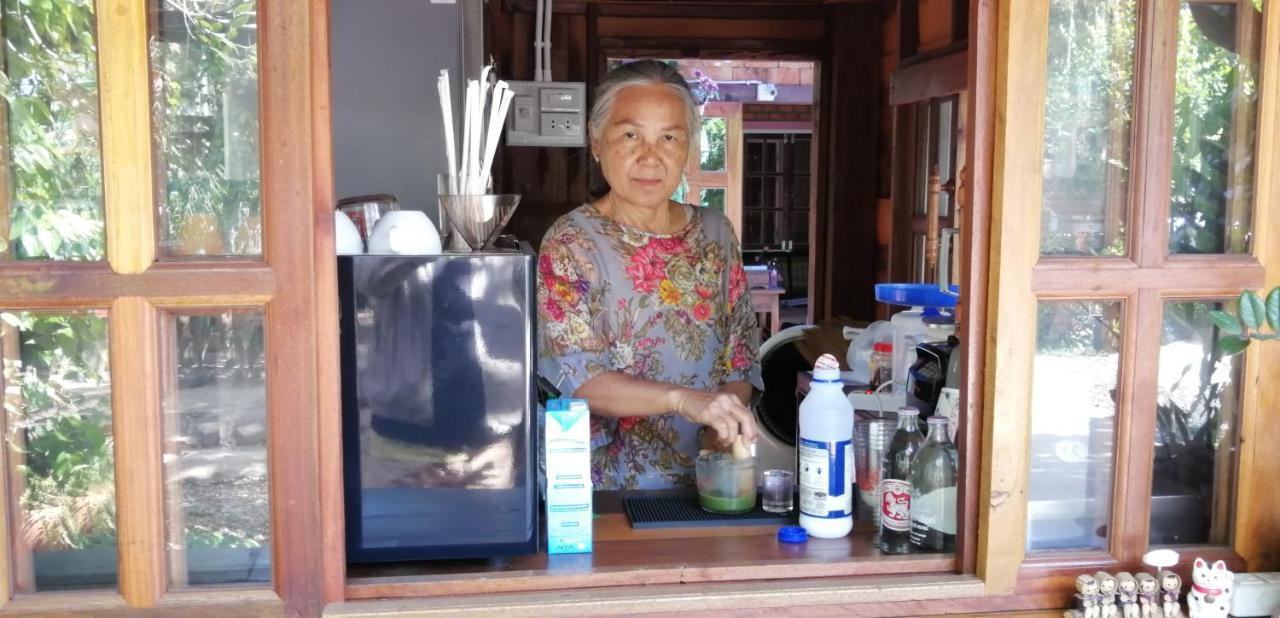 Sun Smile Hostel Ubon Ratchathani Bagian luar foto