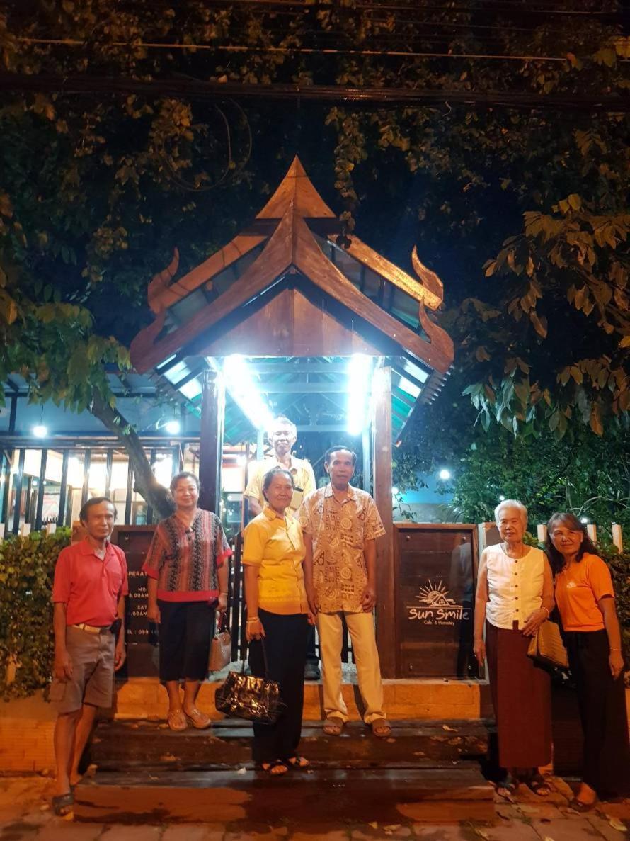 Sun Smile Hostel Ubon Ratchathani Bagian luar foto