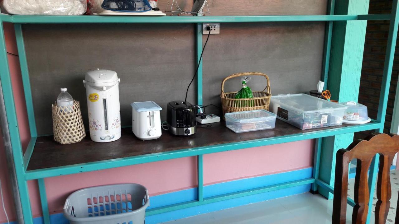 Sun Smile Hostel Ubon Ratchathani Bagian luar foto