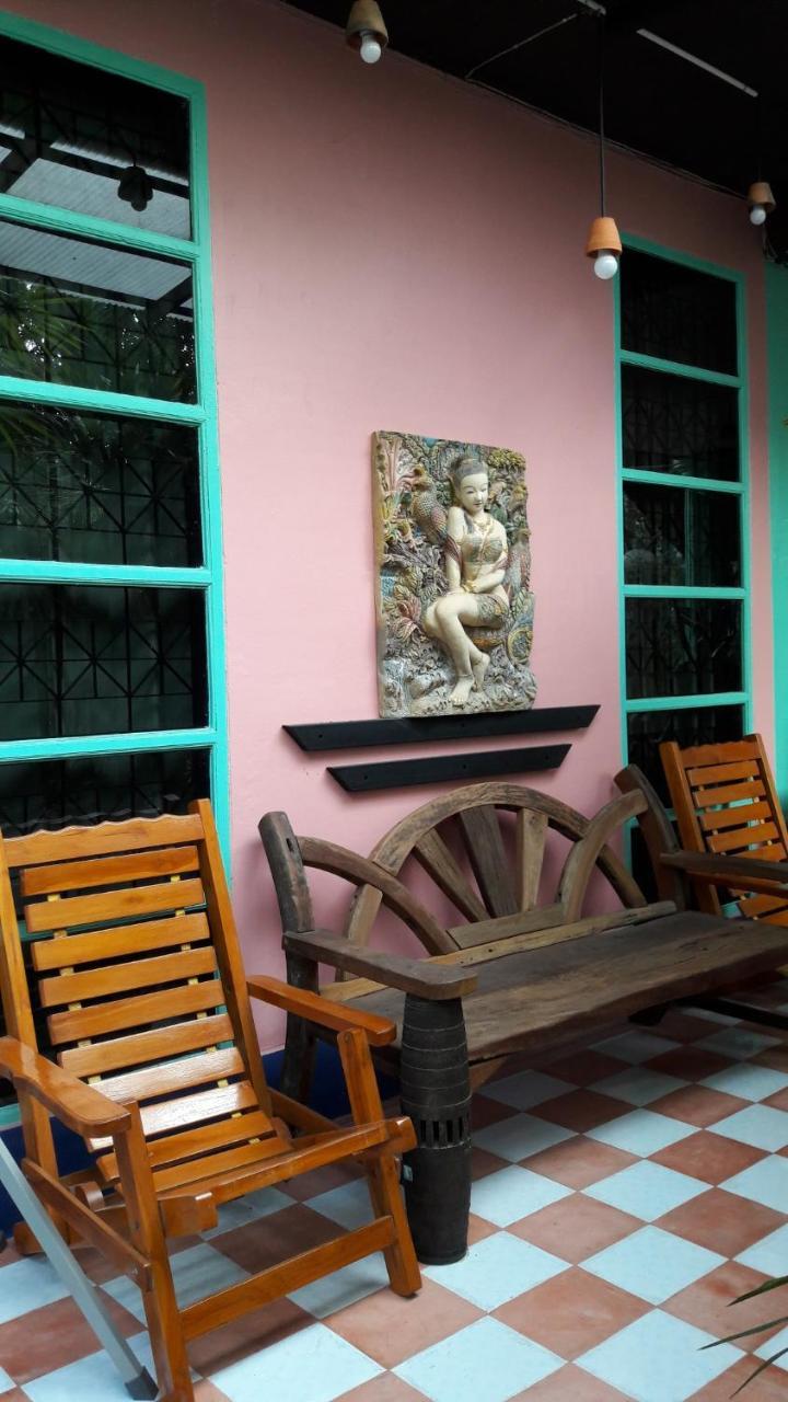 Sun Smile Hostel Ubon Ratchathani Bagian luar foto
