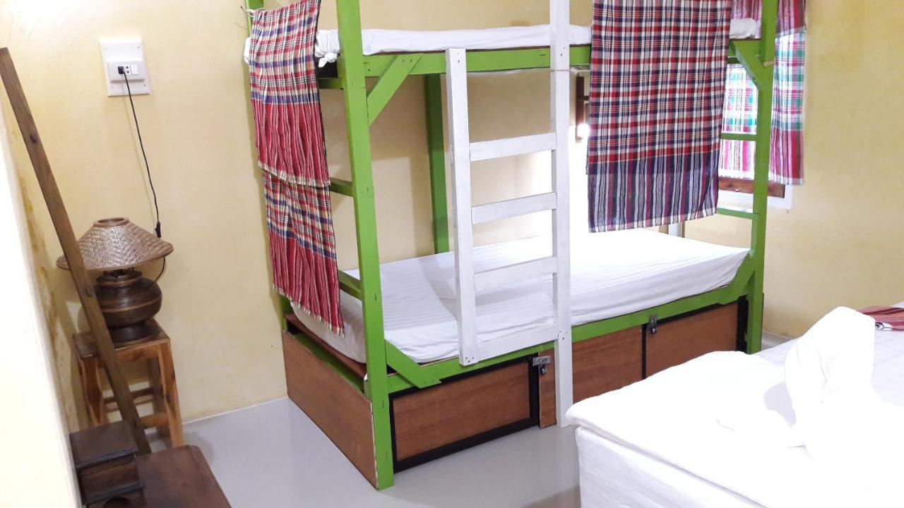 Sun Smile Hostel Ubon Ratchathani Bagian luar foto