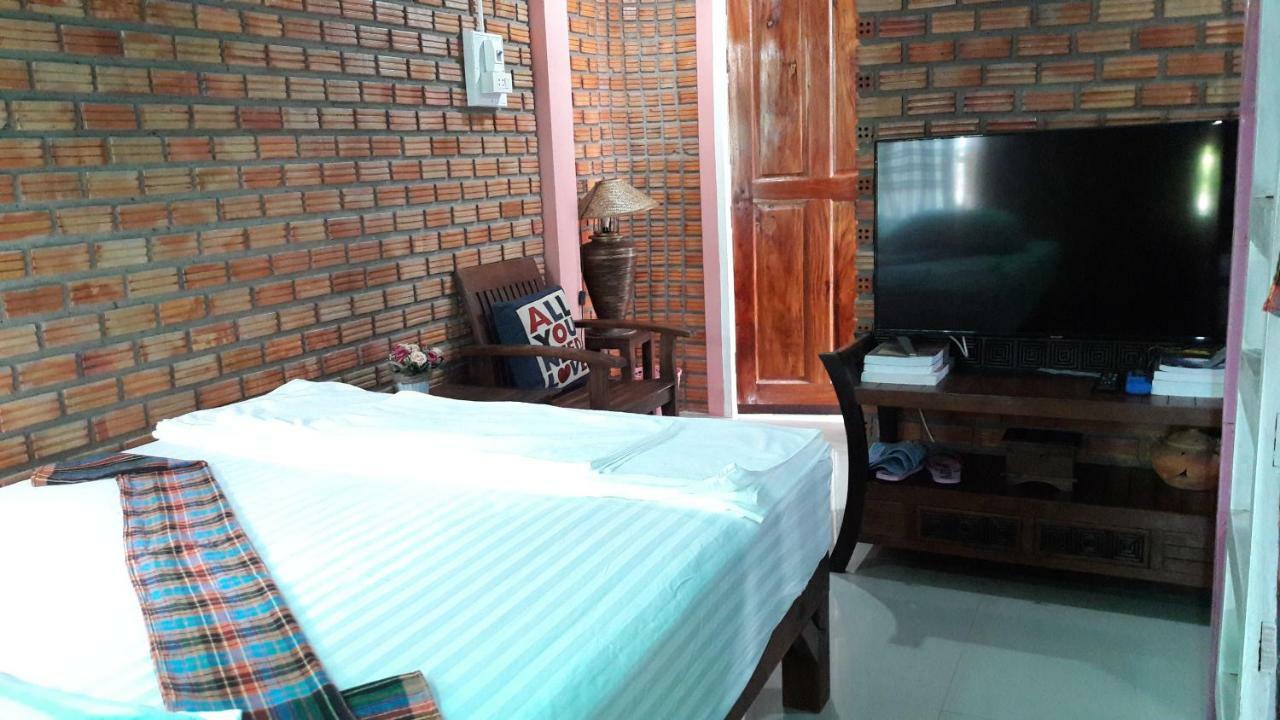 Sun Smile Hostel Ubon Ratchathani Bagian luar foto