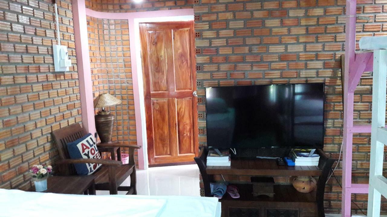 Sun Smile Hostel Ubon Ratchathani Bagian luar foto
