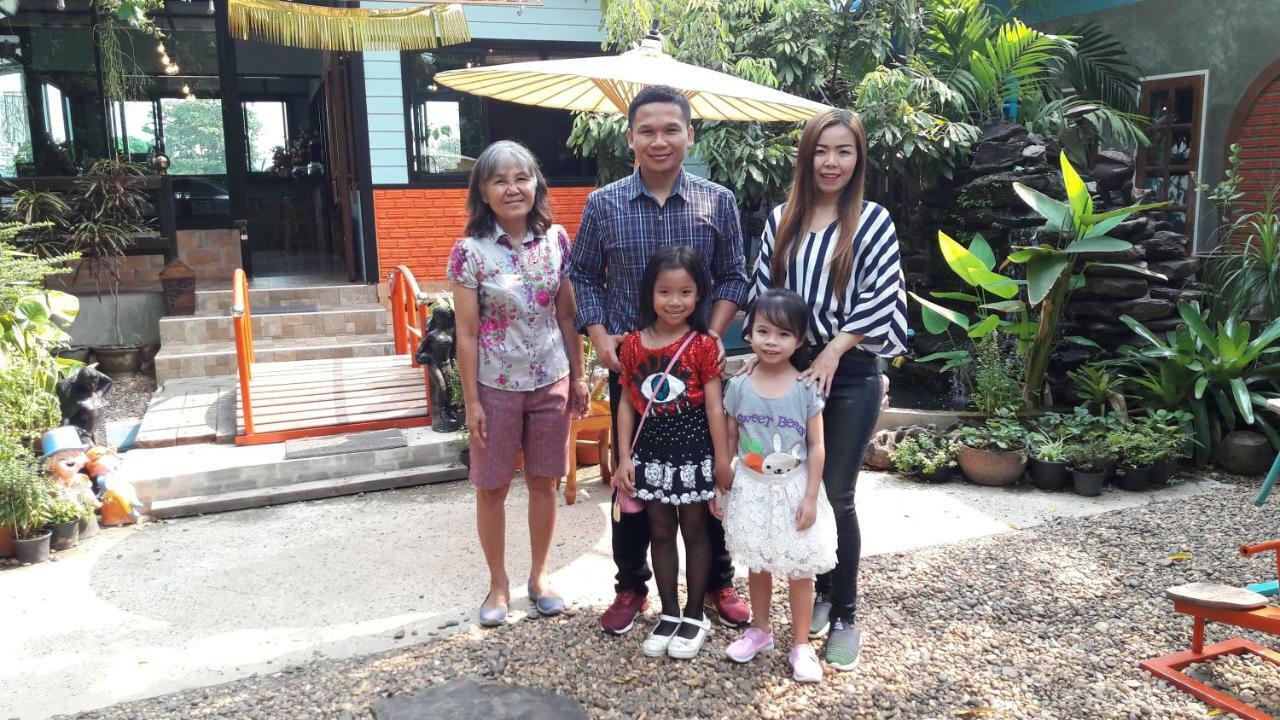 Sun Smile Hostel Ubon Ratchathani Bagian luar foto