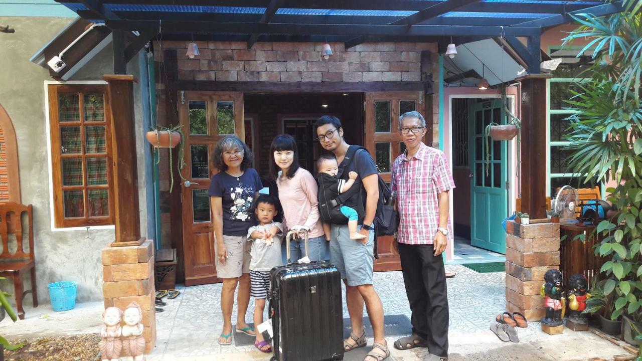 Sun Smile Hostel Ubon Ratchathani Bagian luar foto