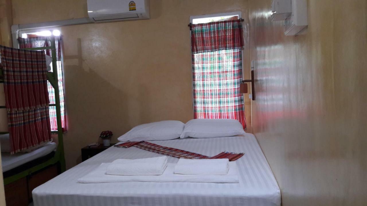 Sun Smile Hostel Ubon Ratchathani Bagian luar foto