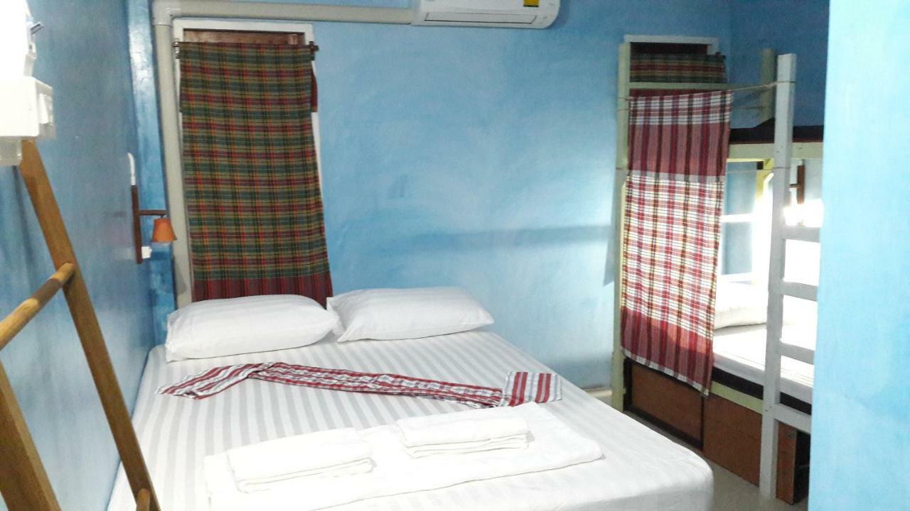 Sun Smile Hostel Ubon Ratchathani Bagian luar foto